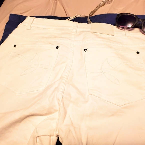 🌴 **SALE**BOGO** White Bootcut Jeans - Picture 3 of 4